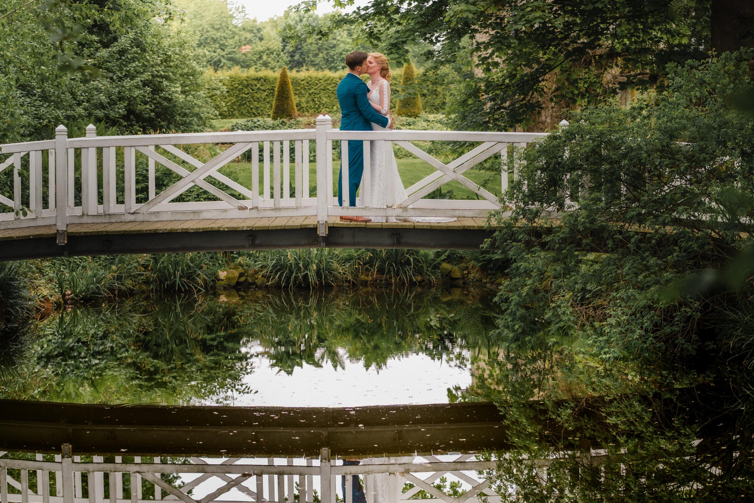 hochzeitsfotos hochzeitsfotograf hannover hochzeitsfotograf stephan groeger brautpaar auf brücke