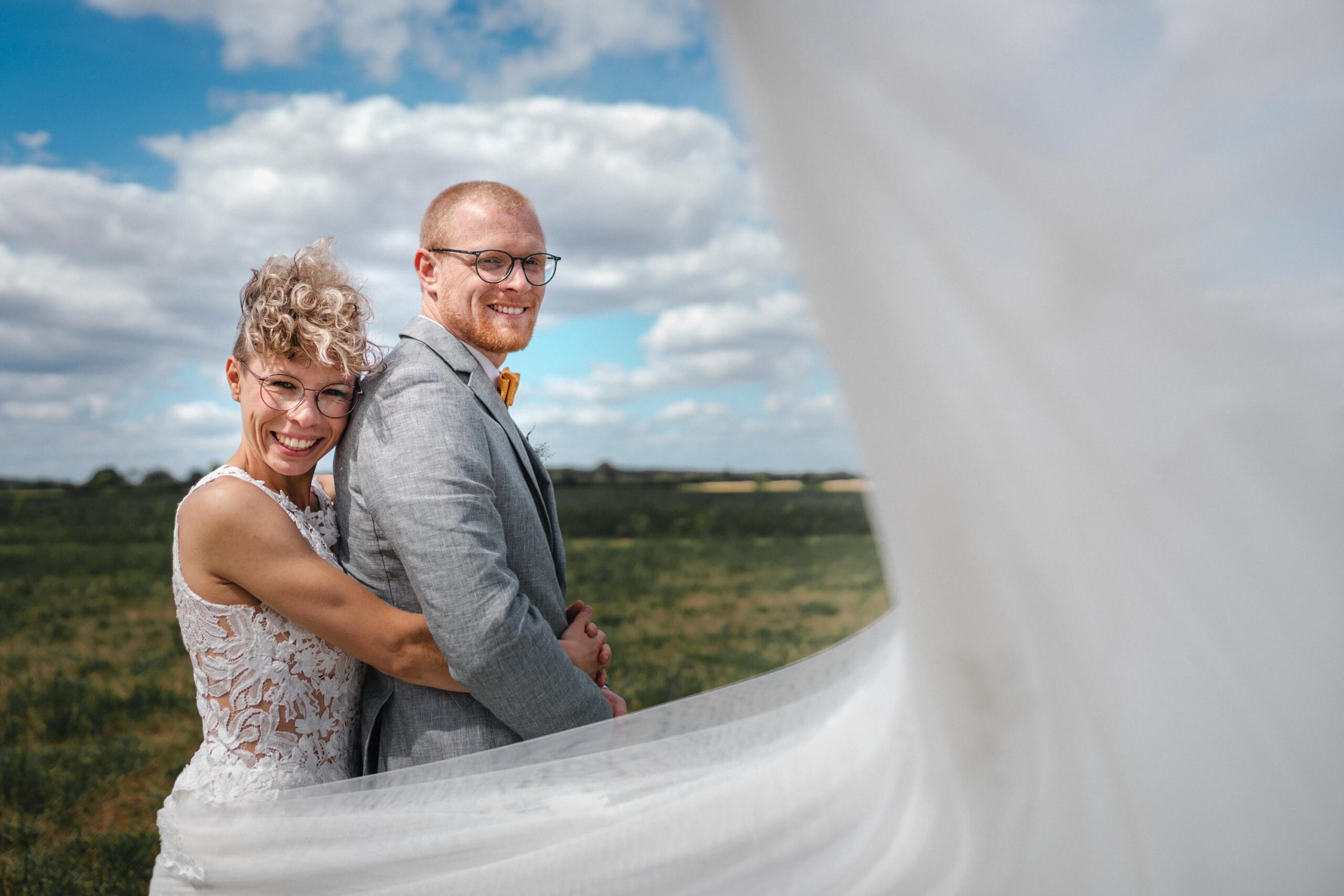 hochzeitsfotos hochzeitsfotograf hannover hochzeitsfotograf stephan groeger brautpaar mit schleppe