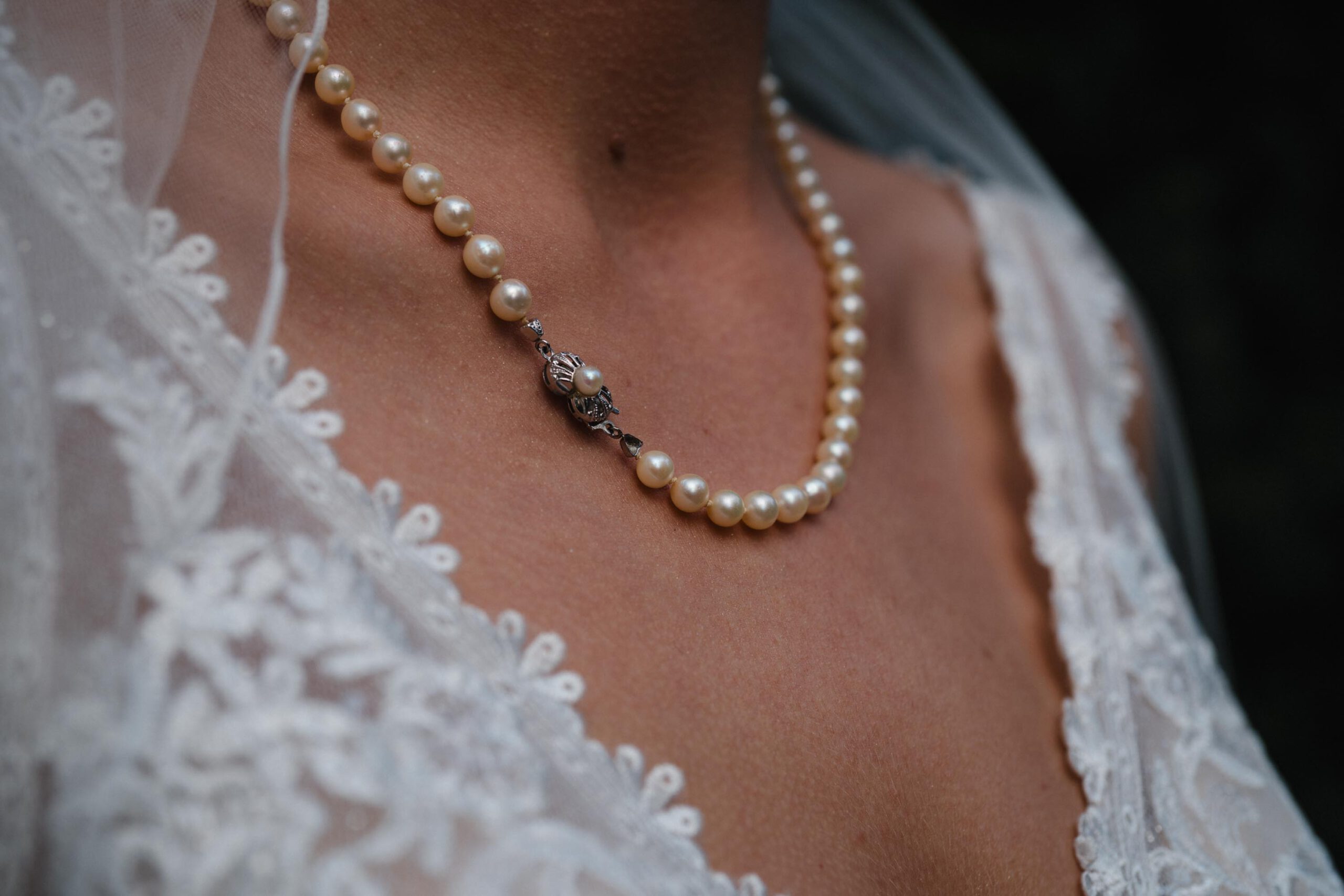 hochzeitsfotos hochzeitsfotograf hannover hochzeitsfotograf stephan groeger braut kette