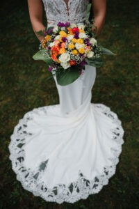 braut mit schleppe und Brautstrauss vom Hochzeitsfotograf Stephan Gröger aus Hannover